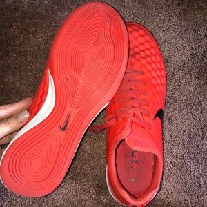 Nike indoor/ turf majesta soccer cleats